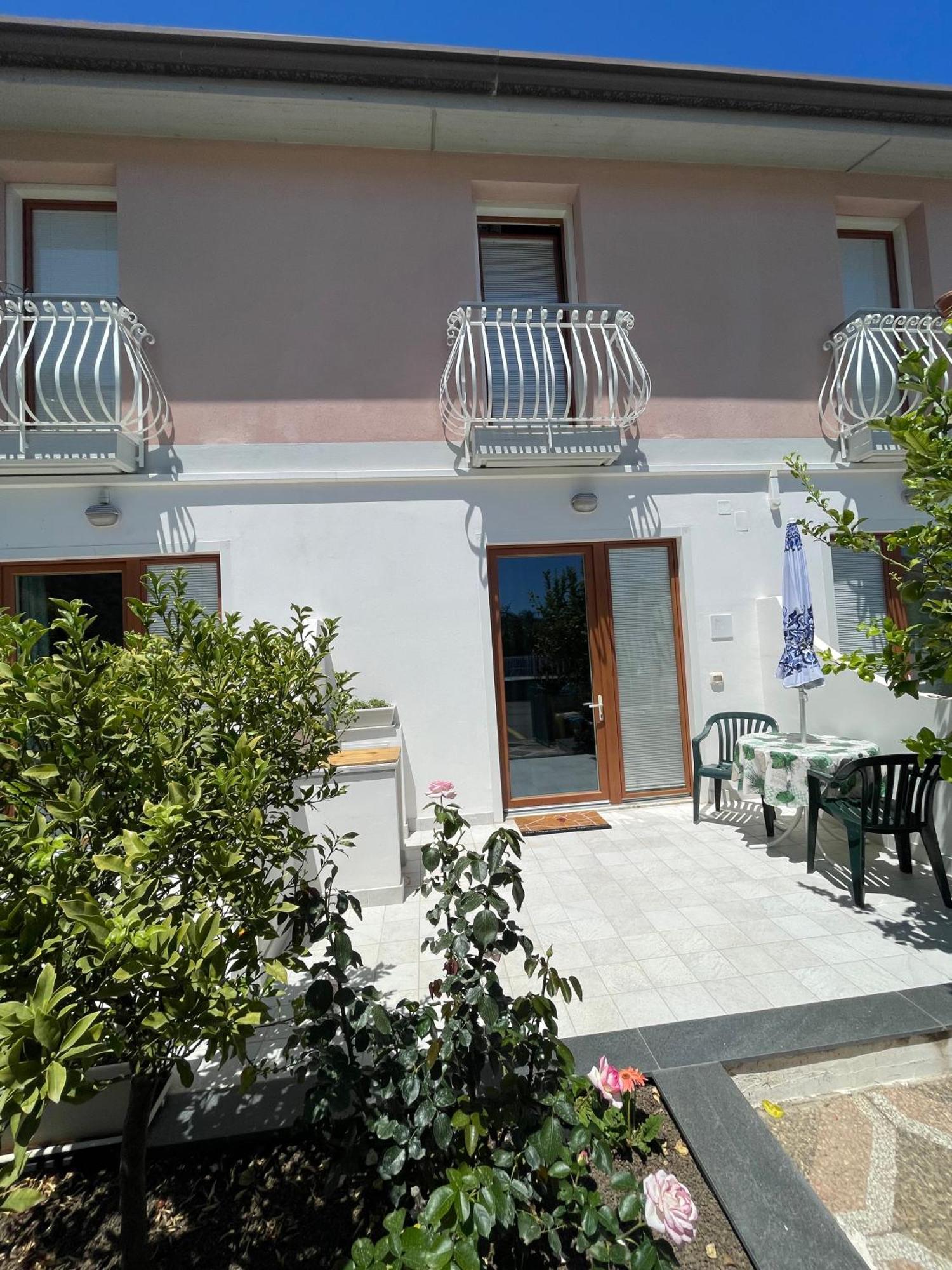 Tuttifrutti Holiday Acireale Kültér fotó